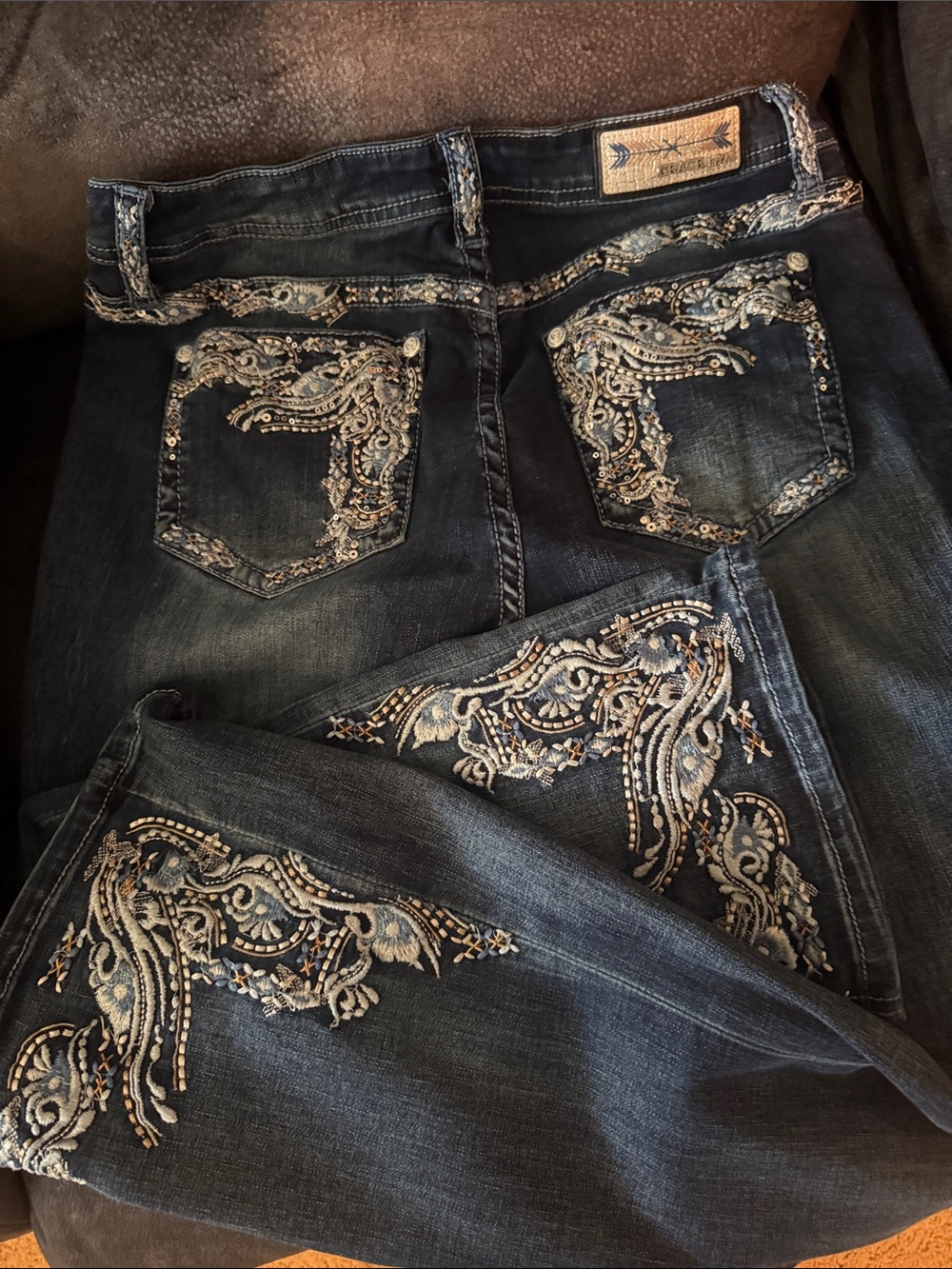 GRACE Women's Dark Blue Jeans with Embroidered Pockets